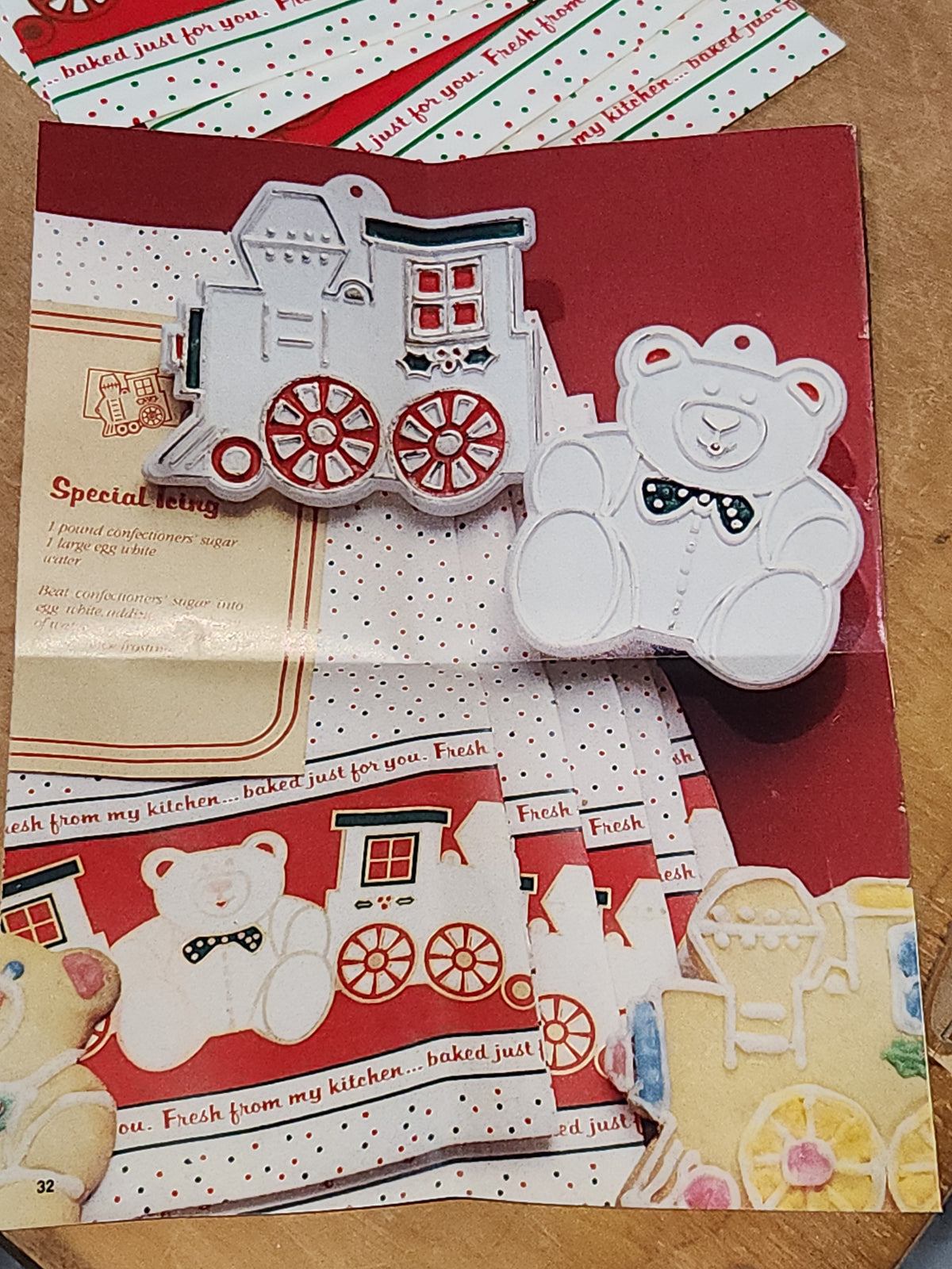 Vintage Cookie Cutter Set Avon Holiday Cookie Kit 1983 NOS Unused