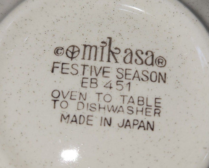Festive Season Mikasa EB451 Shell Dish Candy Trinket Soap Scalloped Christmas Dish Made in Japan