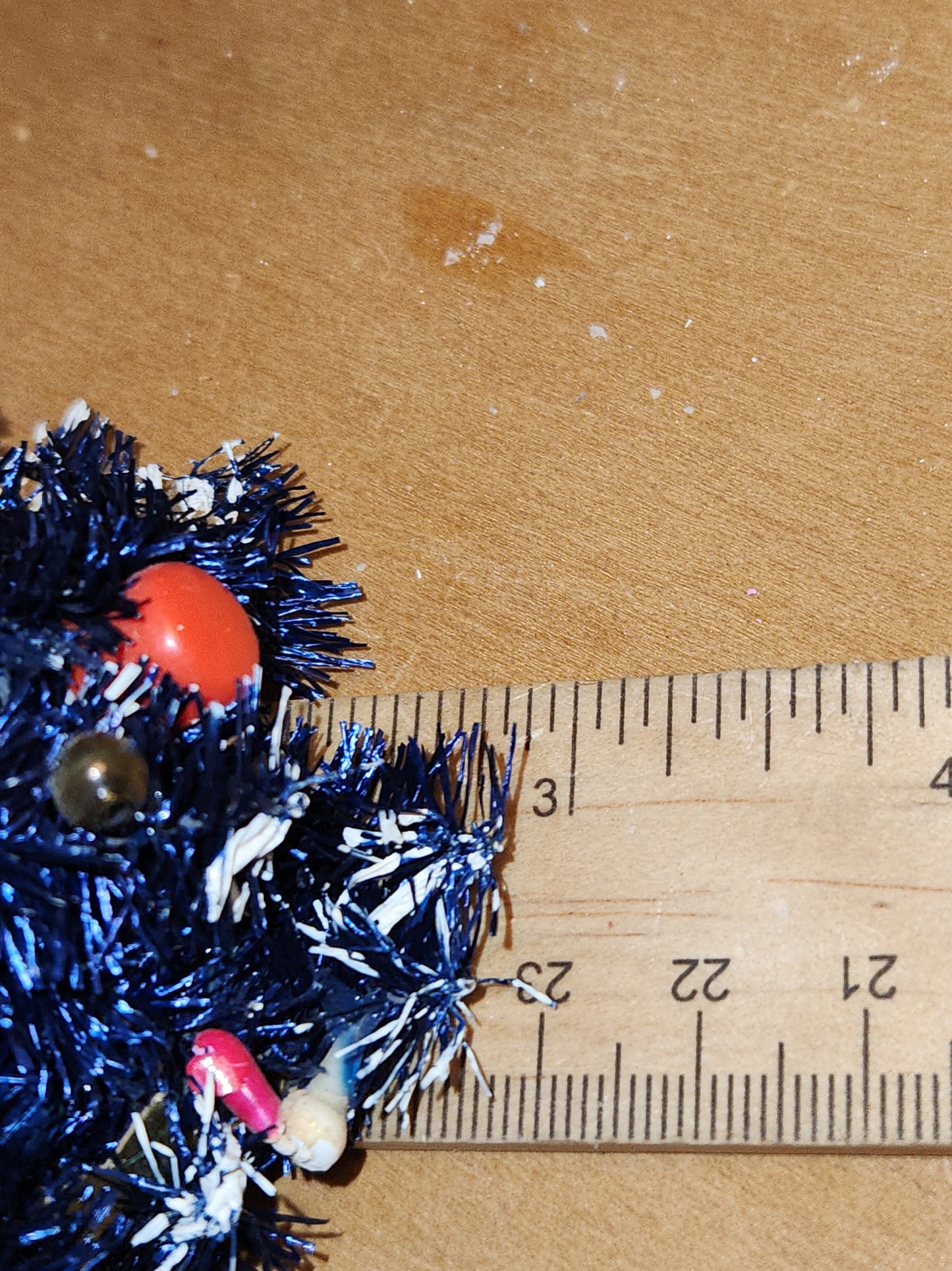 Vintage Bottle Brush Tree from 1950's Made in Japan Winking Merry Lite. Bulbs Glow UV light AS IS no lights no base bbt4