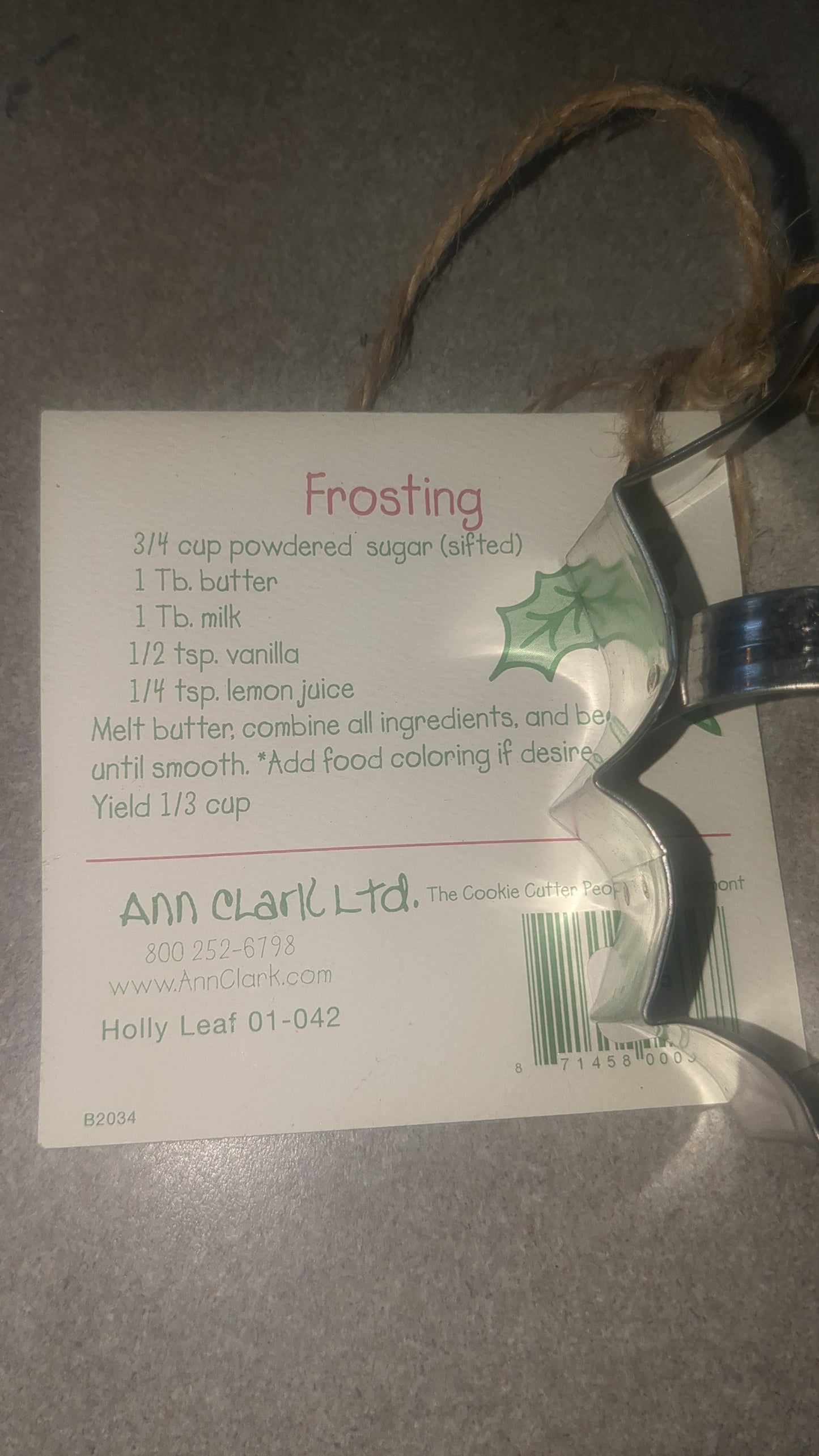 AC4 Ann Clark Holly Cookie cutter with recipe