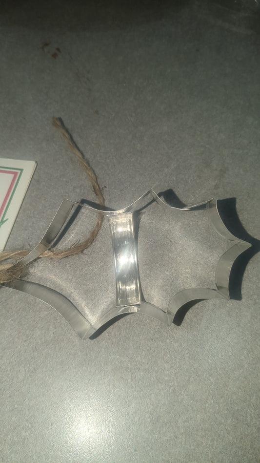 AC4 Ann Clark Holly Cookie cutter with recipe