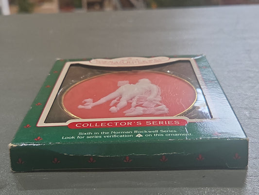 Vintage Hallmark Keepsake Norman Rockwell Cameo Ornament 9th in Series 1988