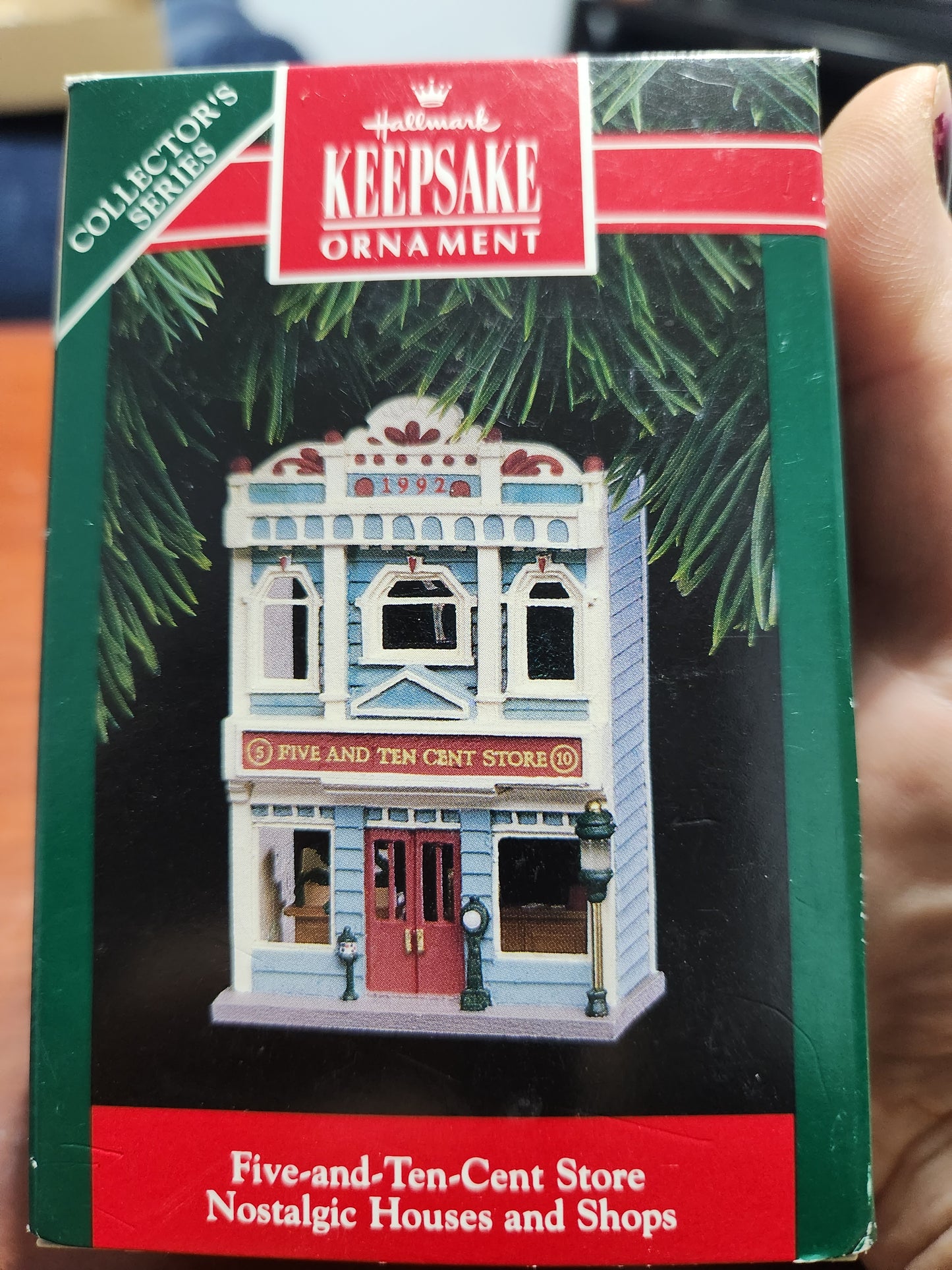 Hallmark five and ten store Nostalgic House & Shops hh1992