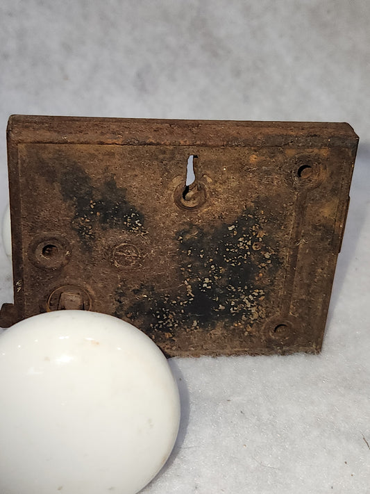 Antique Door Knob and Lock Set kn2