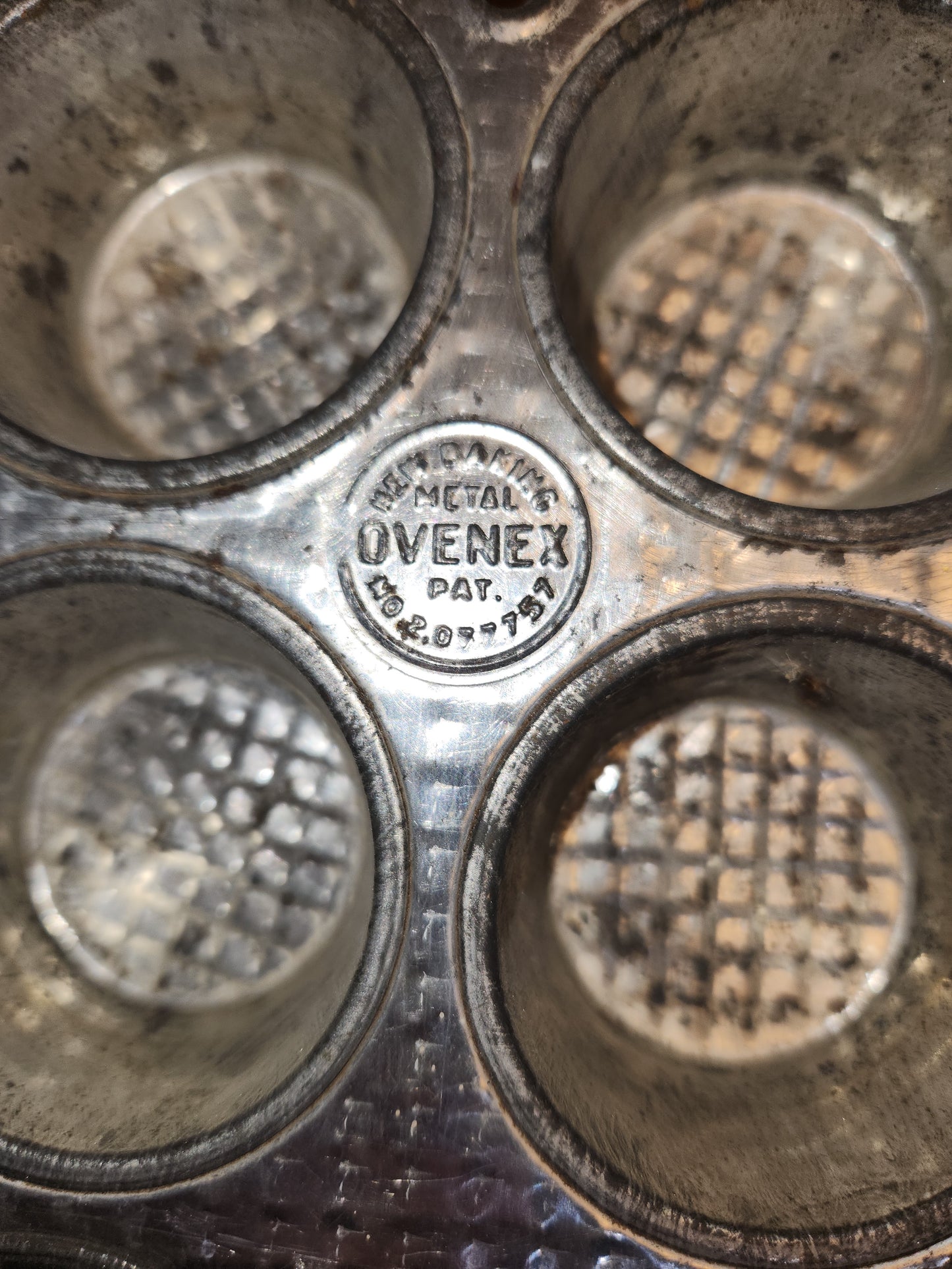 Vintage Ovenex Waffle Pattern Mini Cupcake Muffin Tin 8 muffins kit09