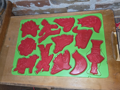 Vintage Collectible Cookie Cutters Kraft Kitchens The Twelve Days Of Christmas Plastic Cookie Cutters 1978 With Box cc76