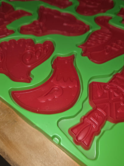 Vintage Collectible Cookie Cutters Kraft Kitchens The Twelve Days Of Christmas Plastic Cookie Cutters 1978 With Box cc76