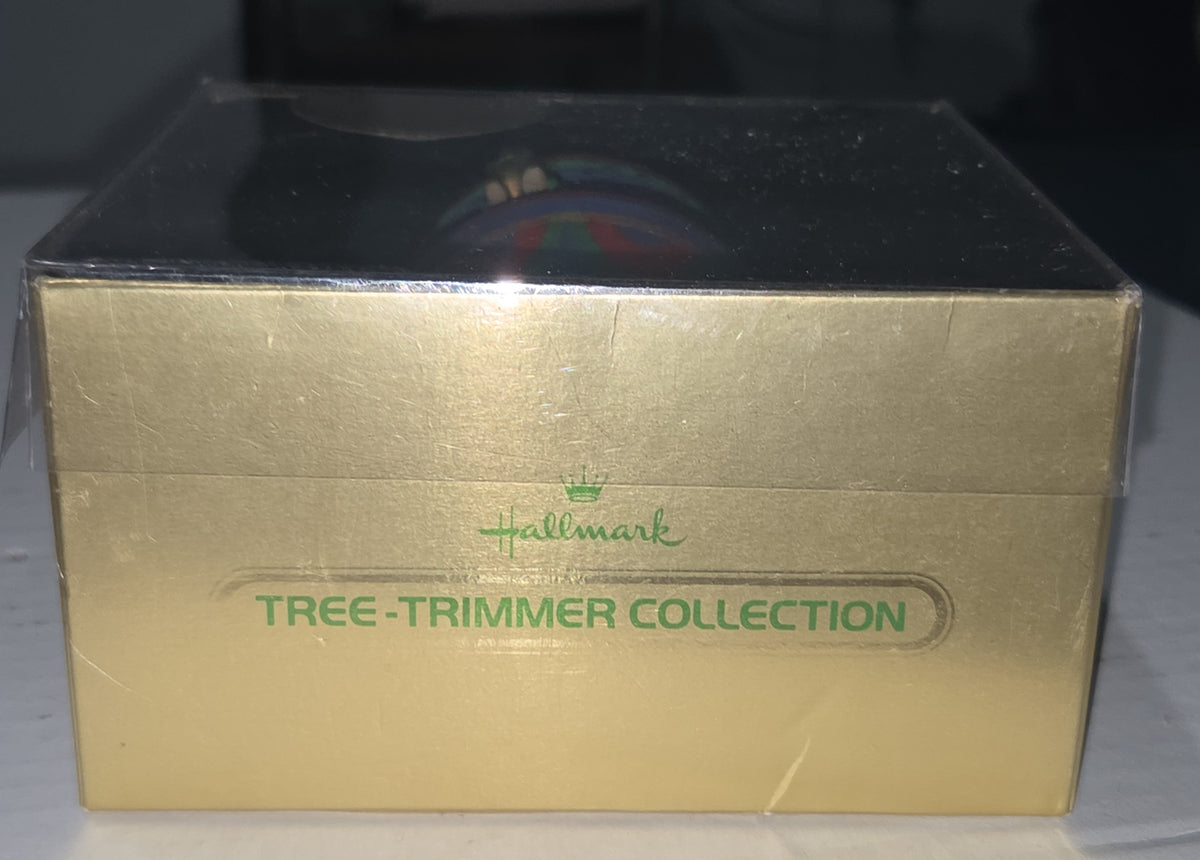 Vintage Hallmark Tree-Trimmer Ornament Christmas Carrousel Twirl-About Motion Angels Carousel