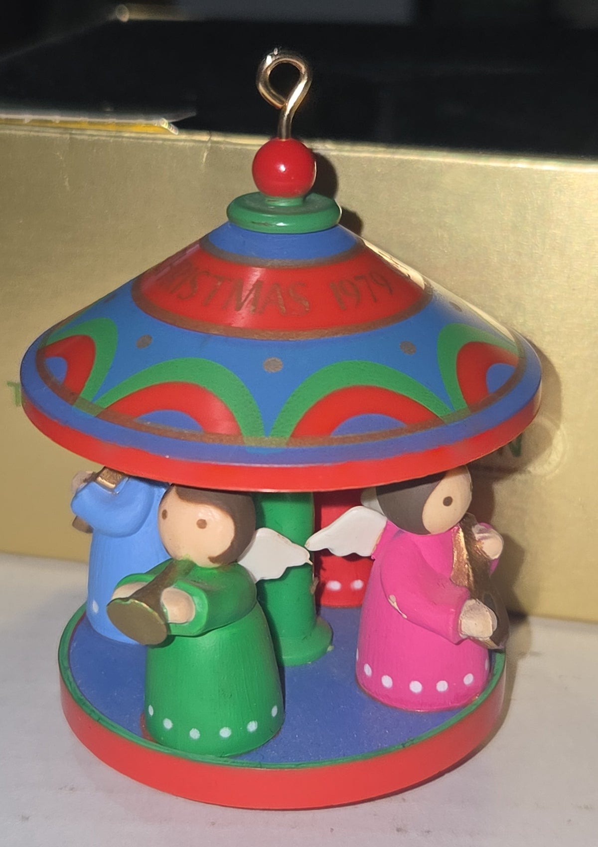Vintage Hallmark Tree-Trimmer Ornament Christmas Carrousel Twirl-About Motion Angels Carousel