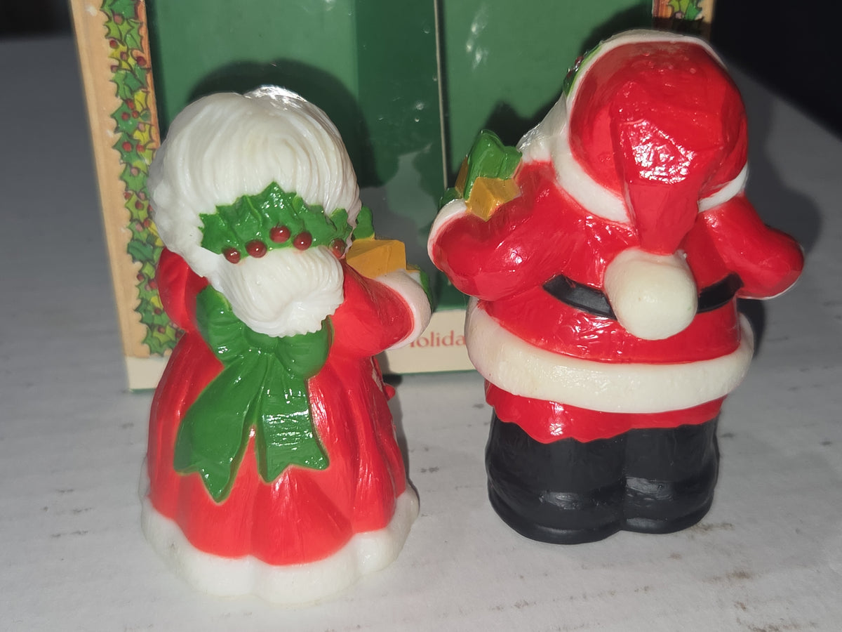 Vintage Hallmark Salt & Pepper Shakers Santa & Mrs Claus NIB in Box See Photos