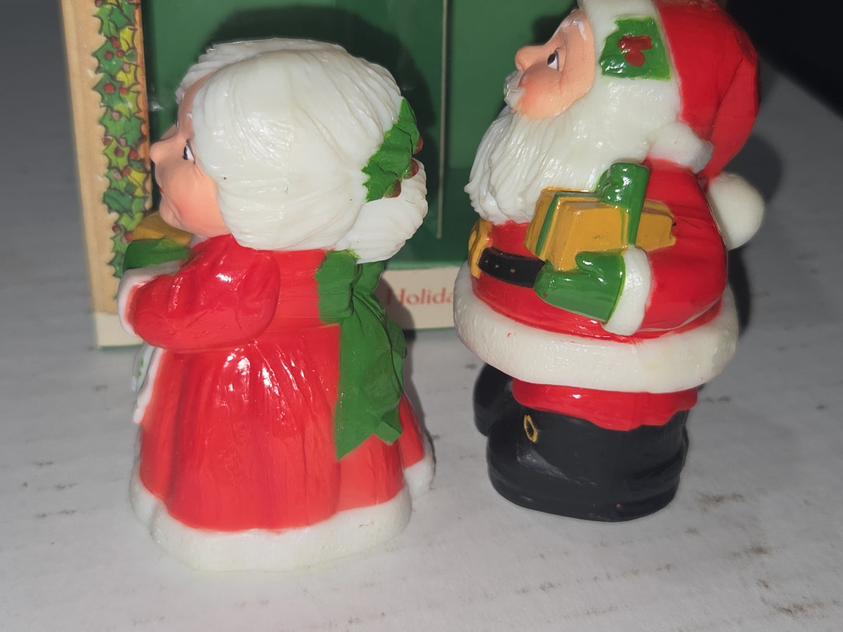 Vintage Hallmark Salt & Pepper Shakers Santa & Mrs Claus NIB in Box See Photos