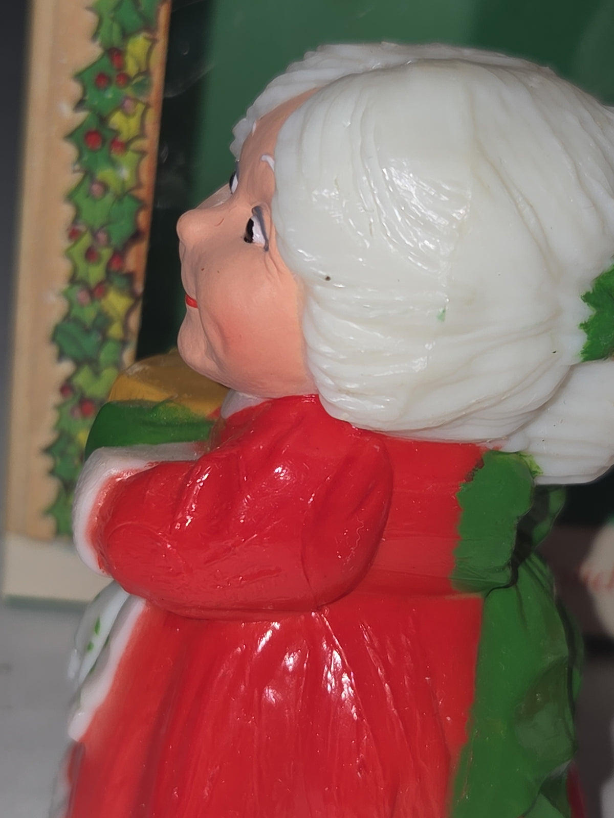 Vintage Hallmark Salt & Pepper Shakers Santa & Mrs Claus NIB in Box See Photos