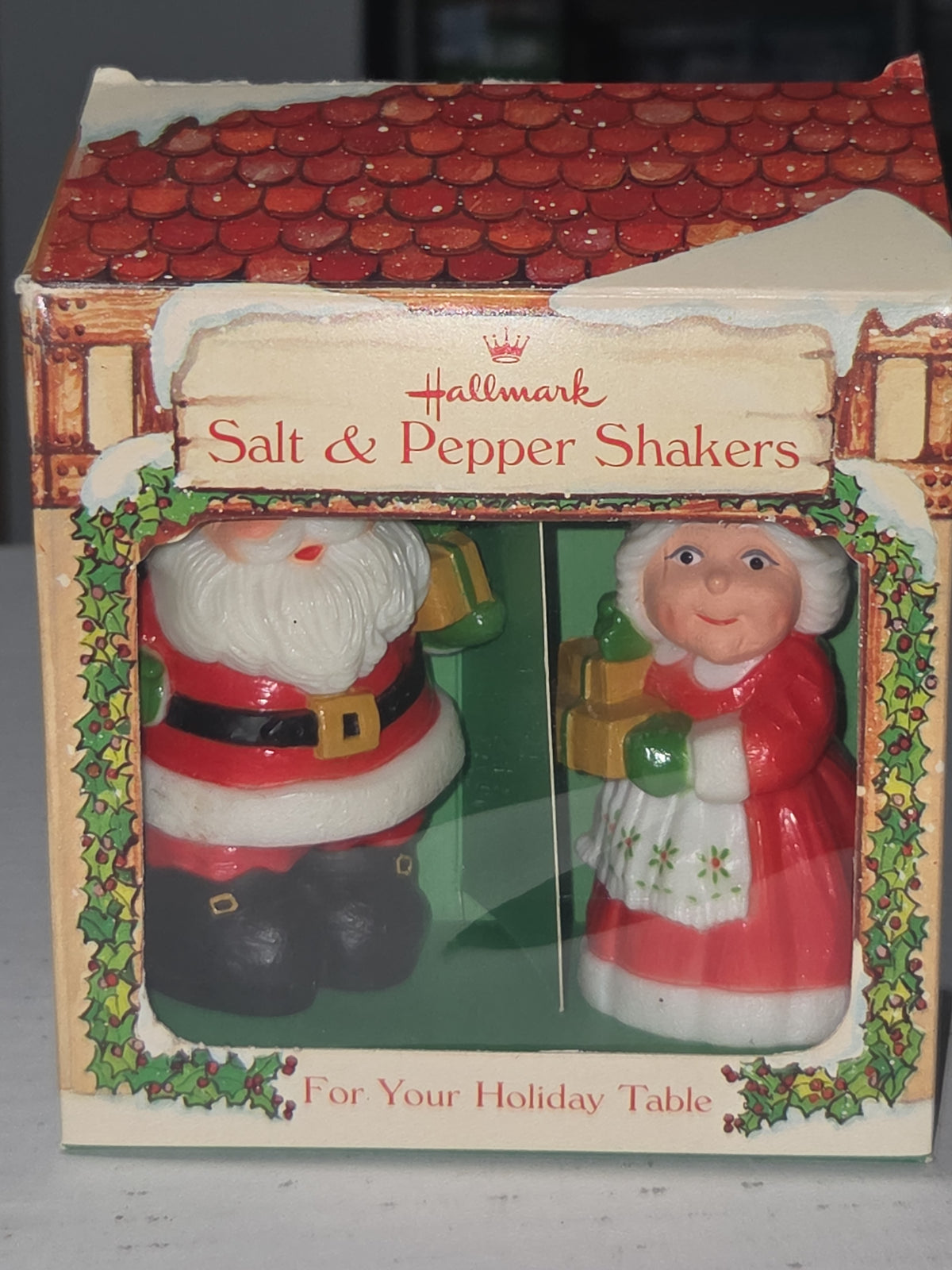 Vintage Hallmark Salt & Pepper Shakers Santa & Mrs Claus NIB in Box See Photos