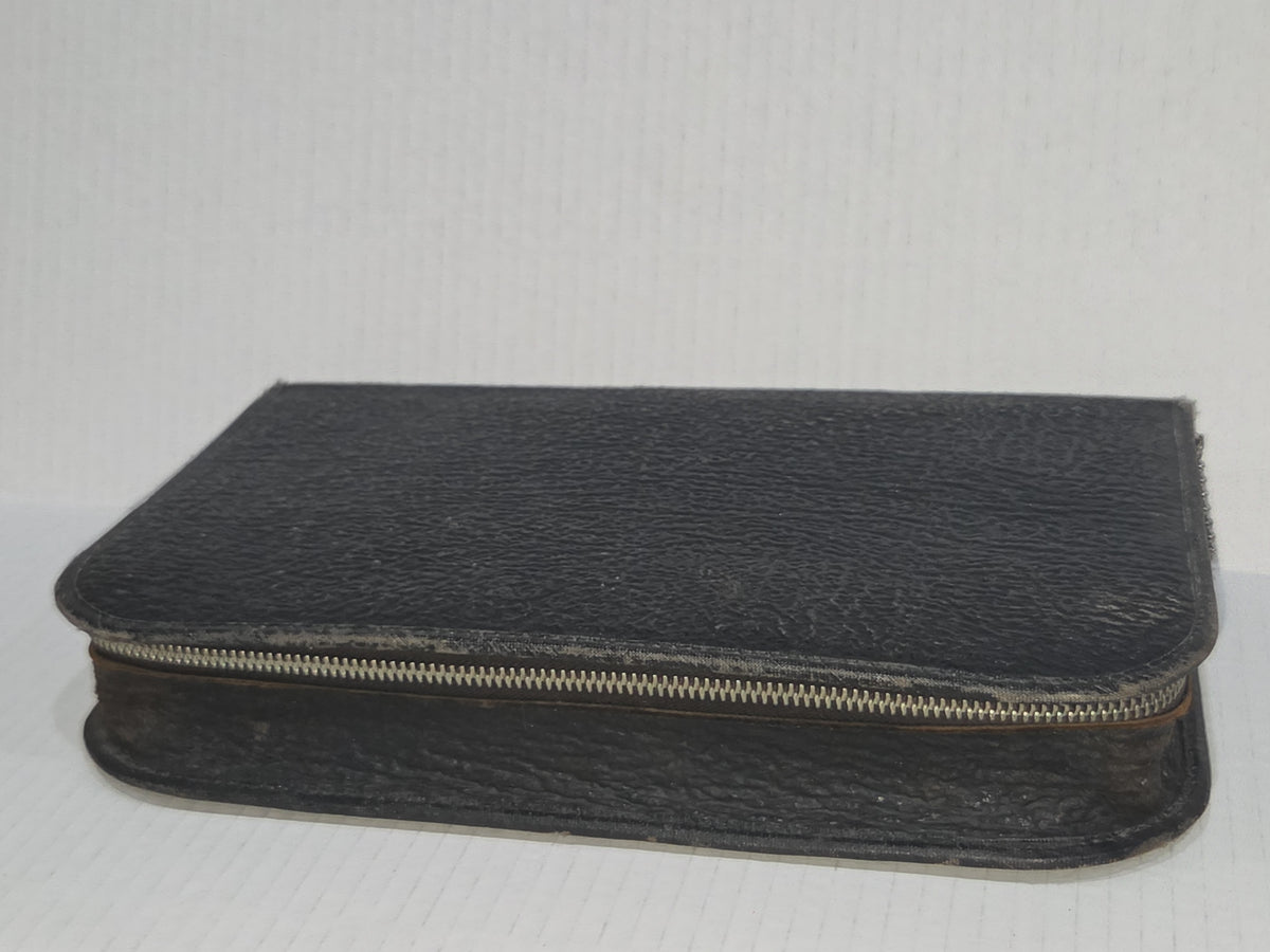 Vintage Men’s Grooming Travel Kit Toiletry Set Textured Leather