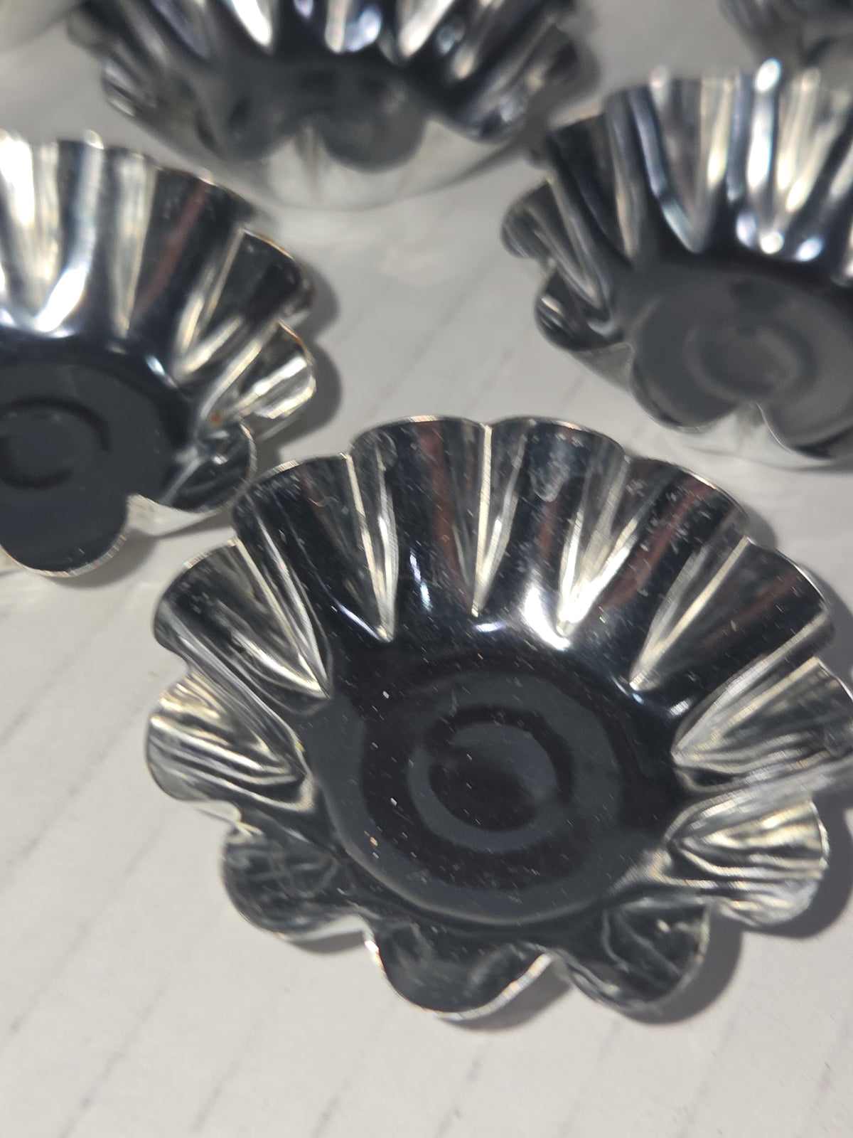 Vintage Miniture Tart Tins Aluminum Scalloped Fluted Baking Pan Mini Pie Set of 12