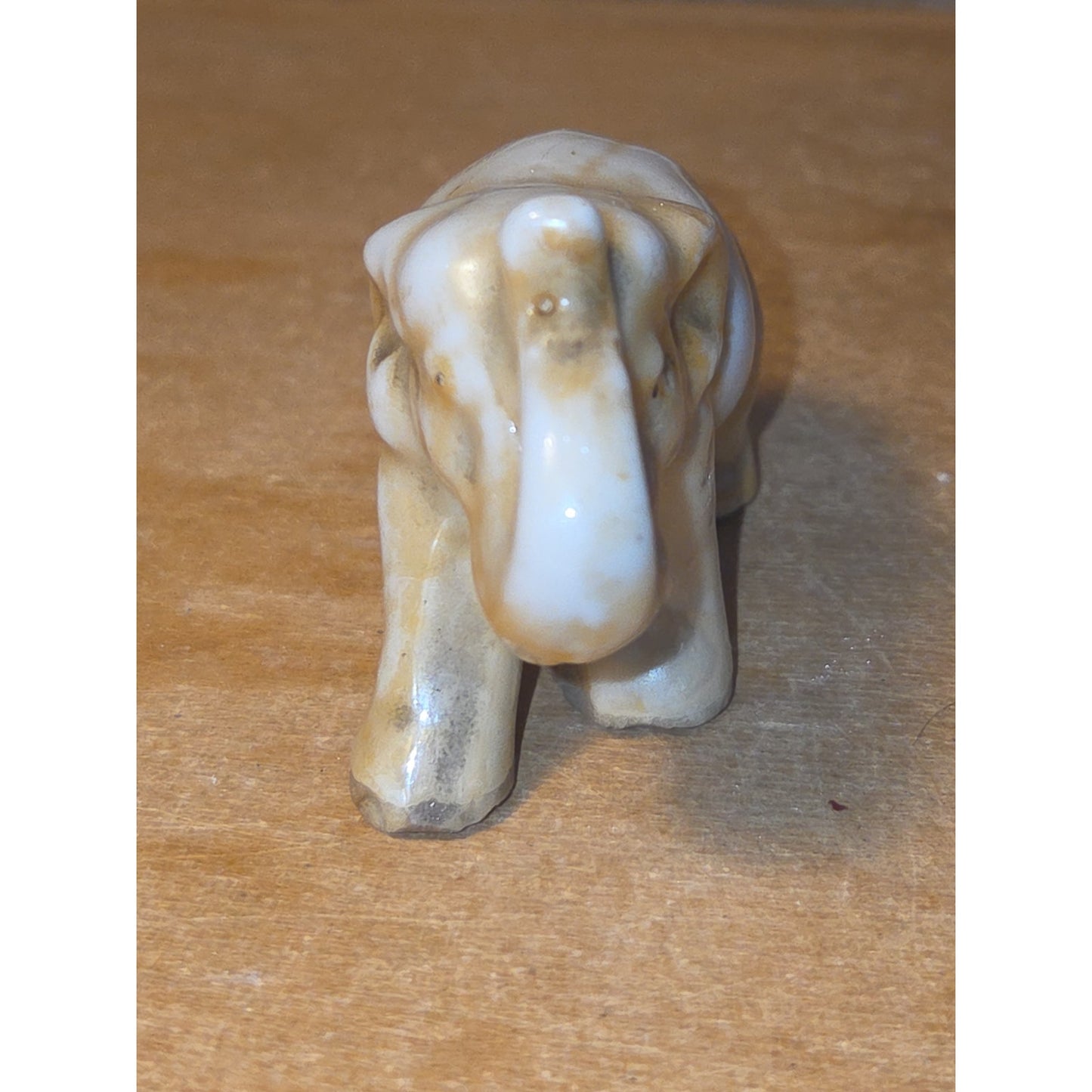 Vintage Elephant Figurine Made in Japan el9