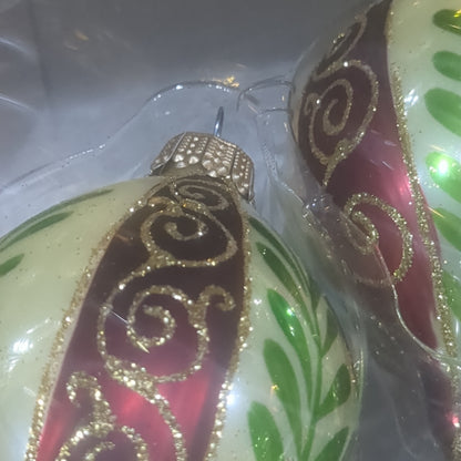 Ornament Chablis Gold Shapes Leaves Scrolls Gold Caps oval