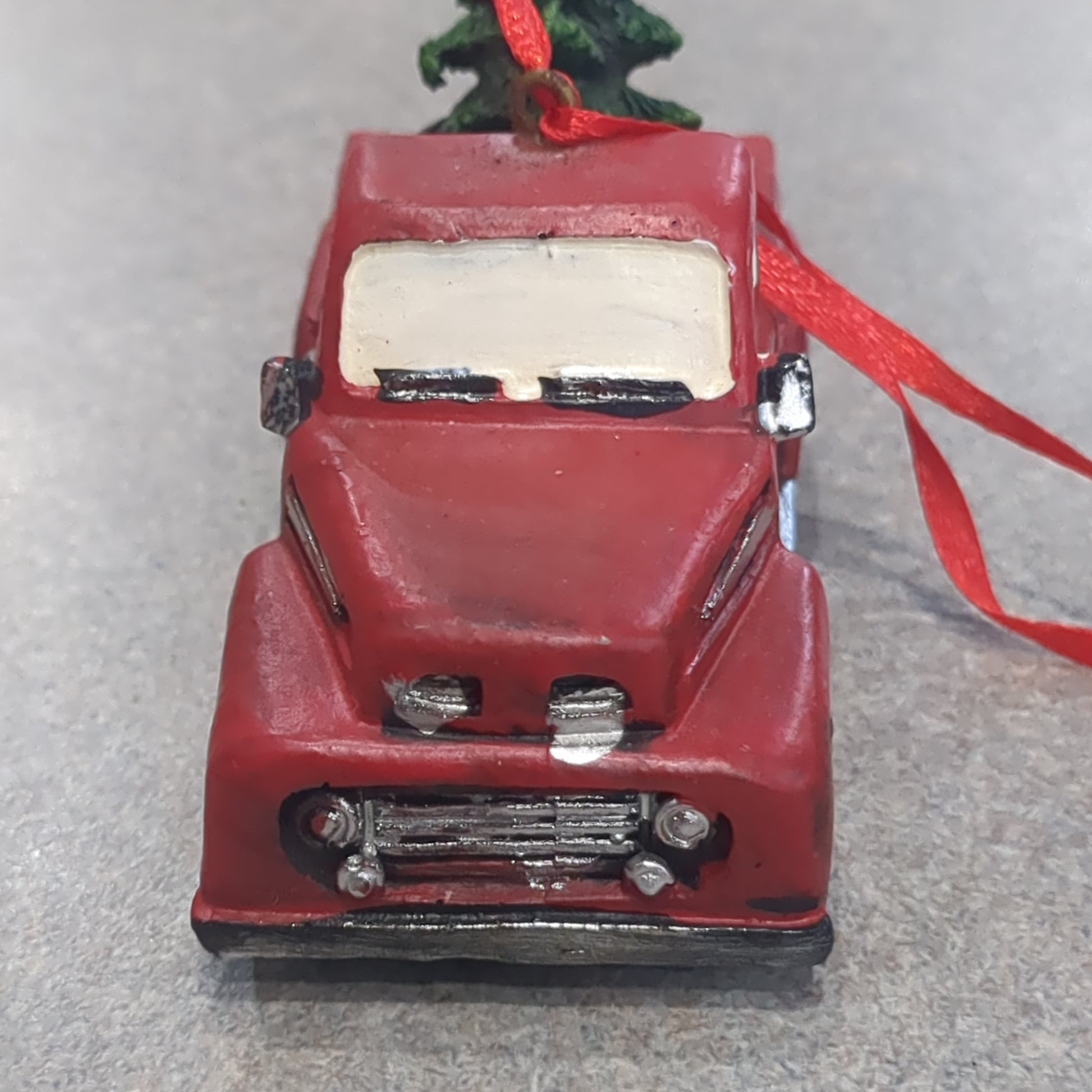 Small Red Truck ornament Polyresin rt7