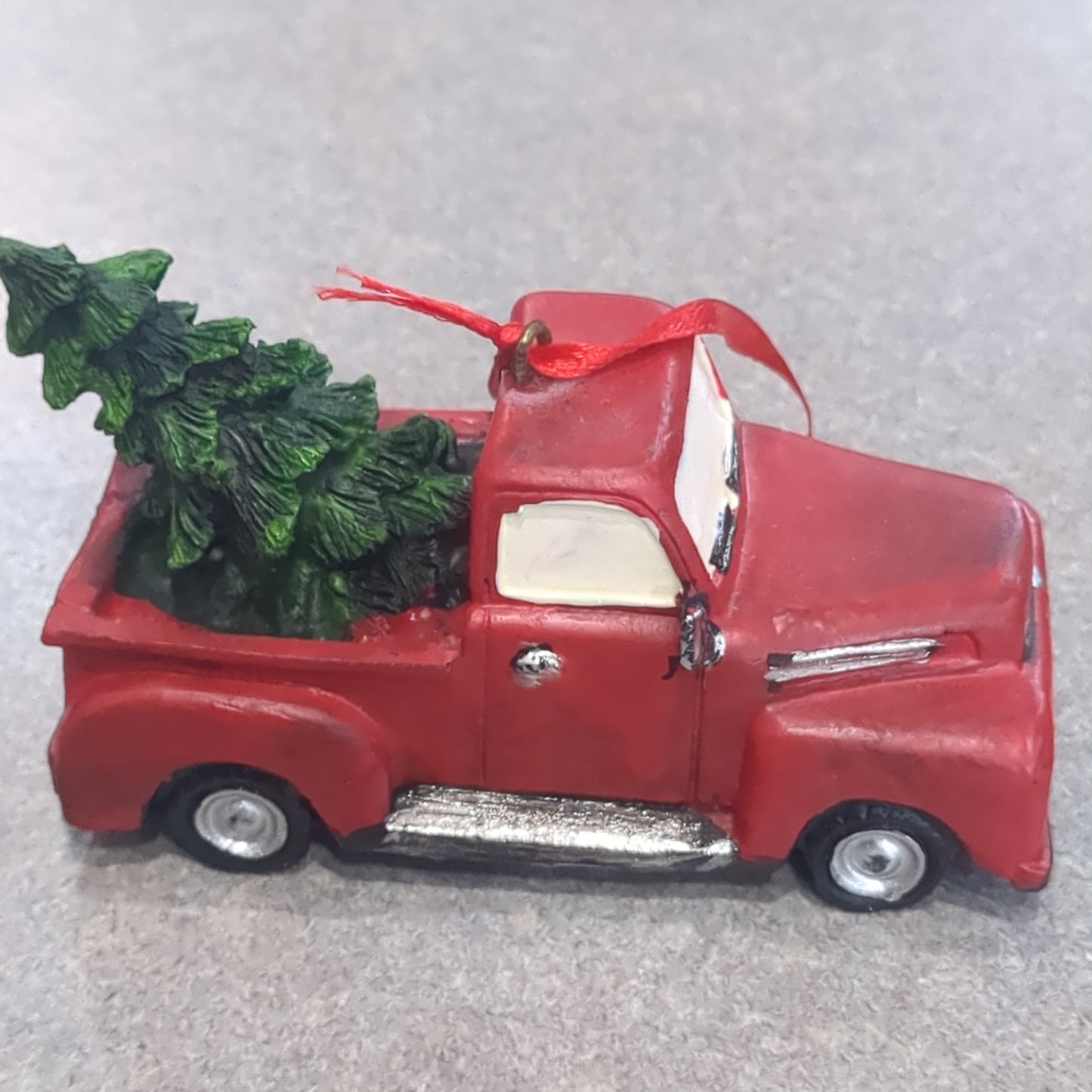 Small Red Truck ornament Polyresin rt7