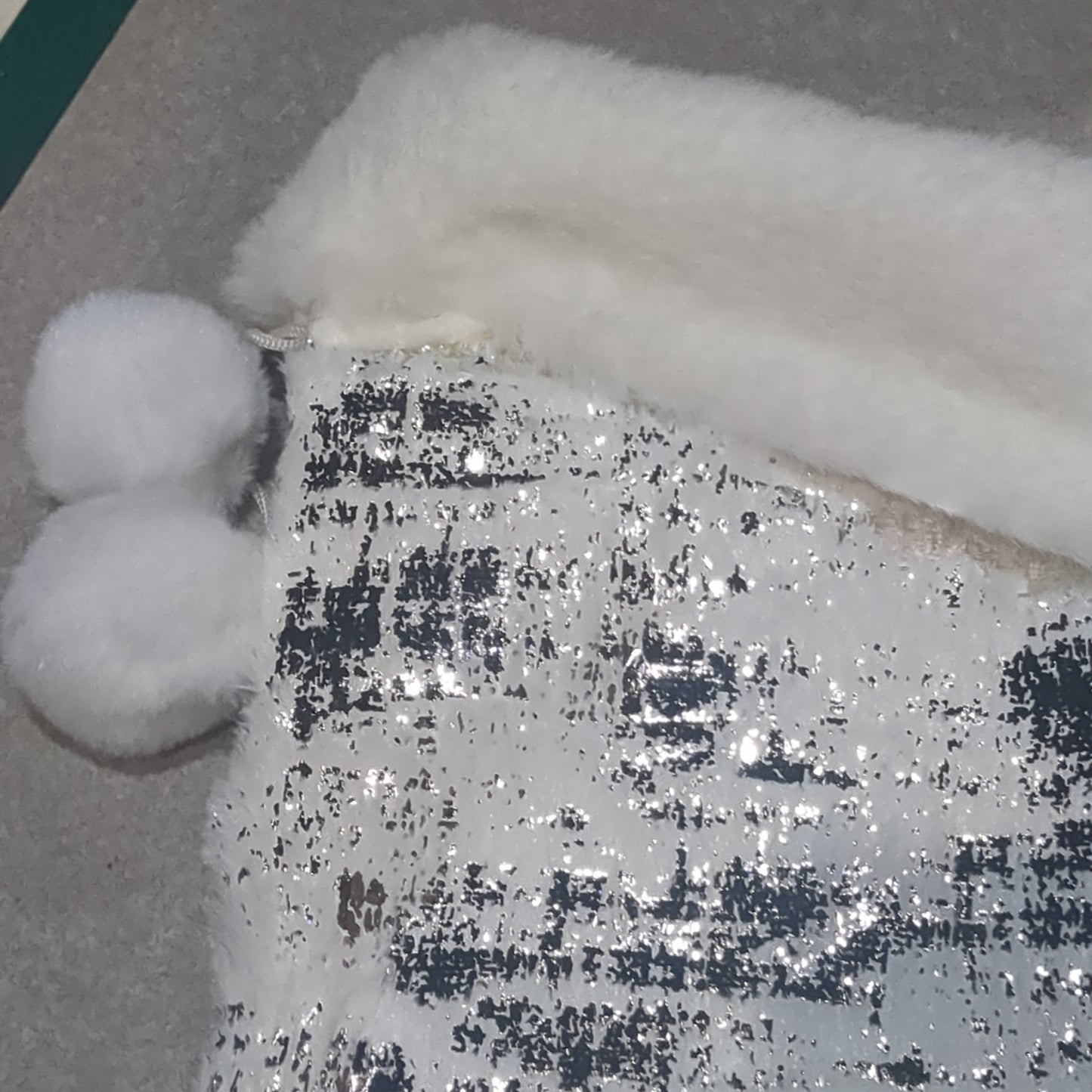 Stocking fuzzy white with silver leaf