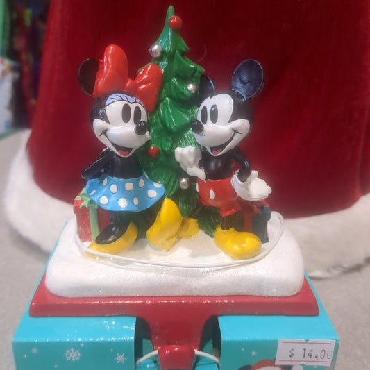 Sh5 Mickey and Minnie stocking holder