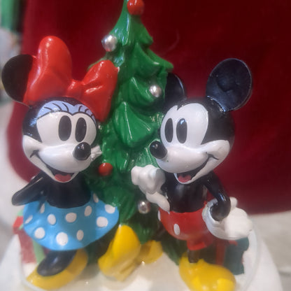 Sh5 Mickey and Minnie stocking holder