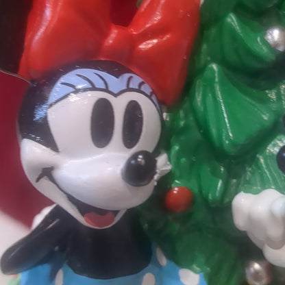 Sh5 Mickey and Minnie stocking holder