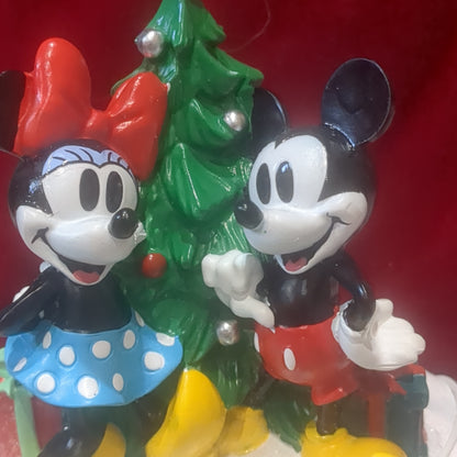 Sh5 Mickey and Minnie stocking holder