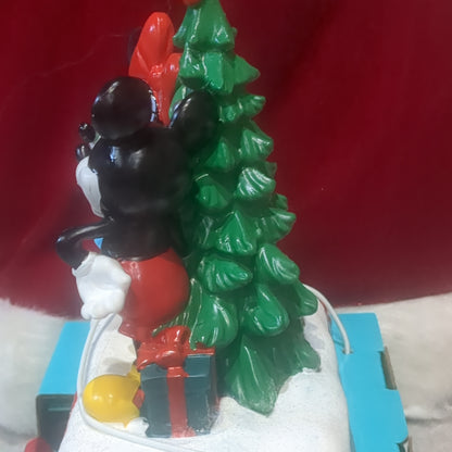 Sh5 Mickey and Minnie stocking holder