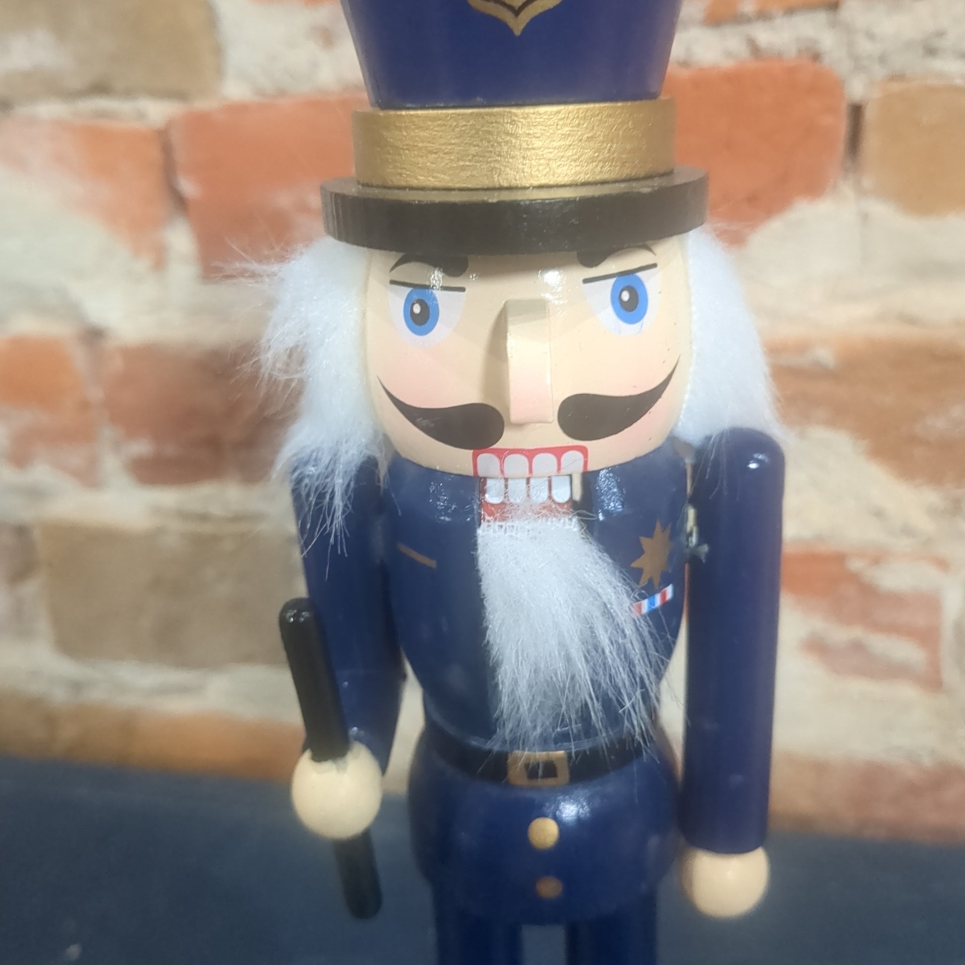 Nutcracker Police Policeman NC9