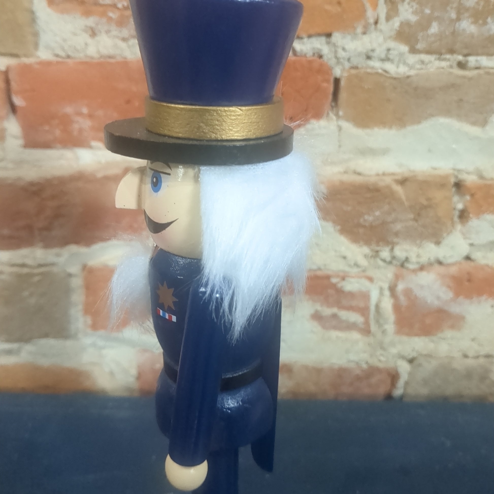 Nutcracker Police Policeman NC9