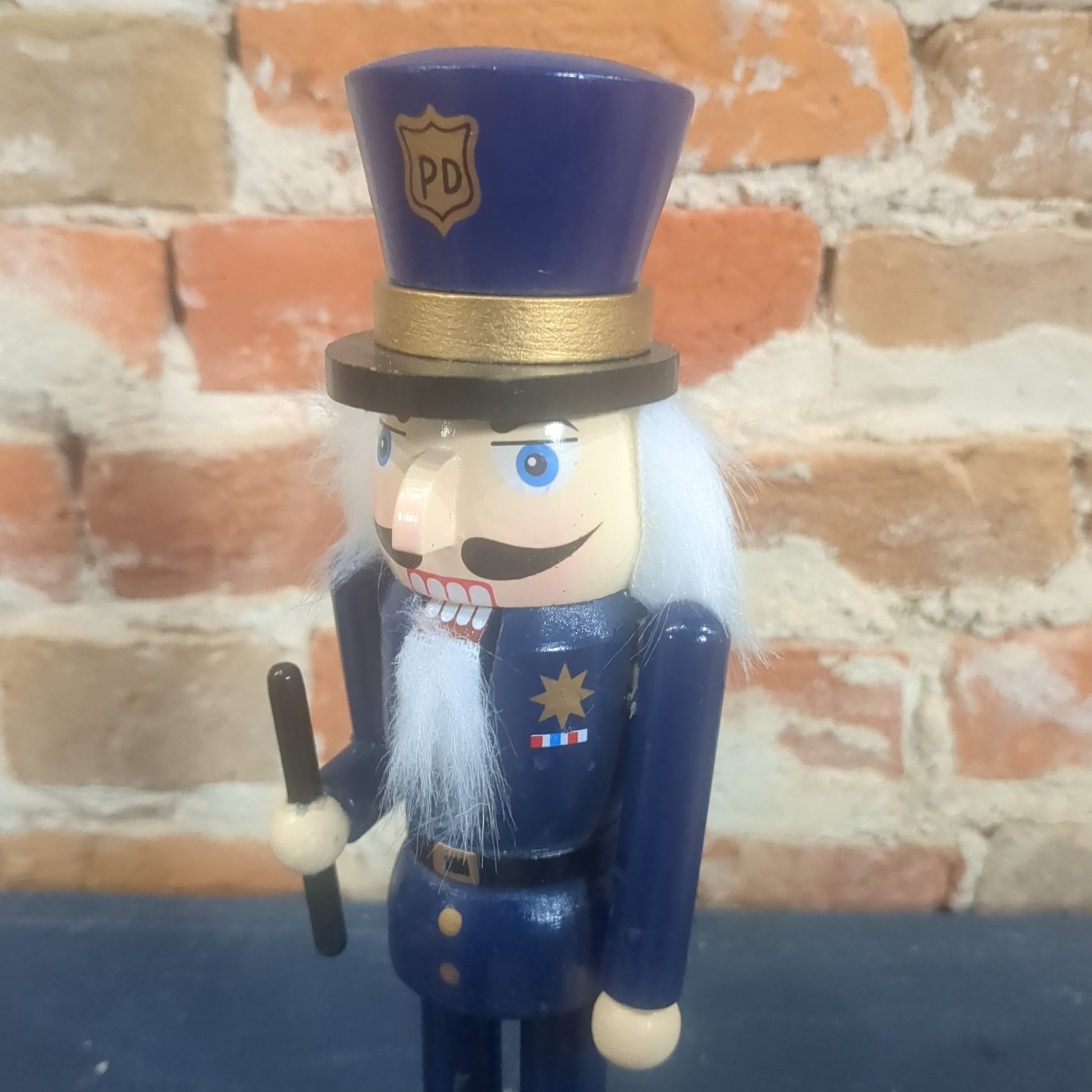 Nutcracker Police Policeman NC9