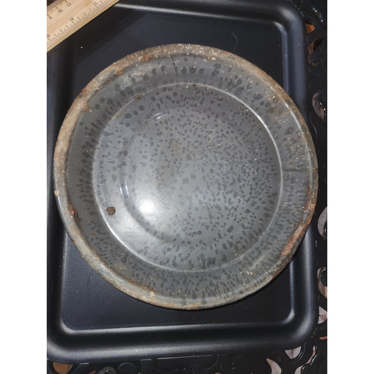 Vintage gray splotched enamel pie pan enm1