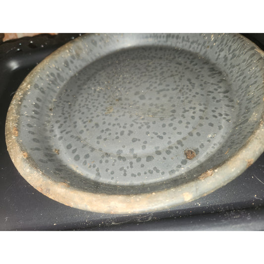 Vintage gray splotched enamel pie pan enm1