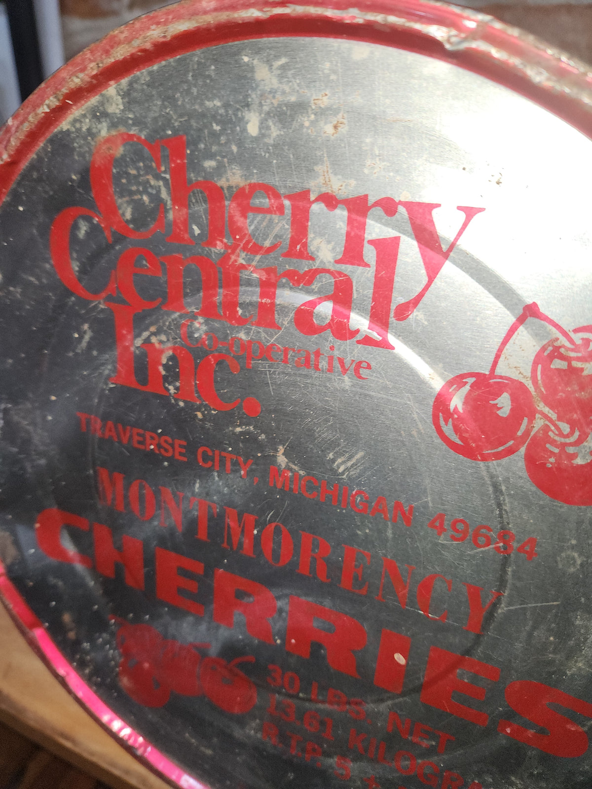 Vintage Cherry Central Co-Op Cherry Growers Tin Can Traverse City Michigan