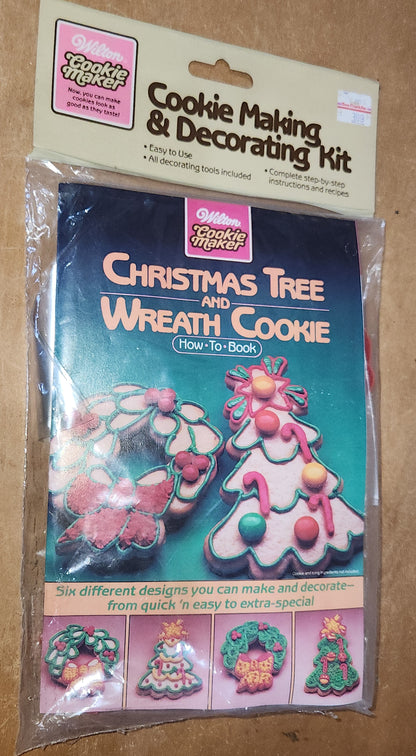 Vintage Cookie Cutters Wilton Chrismas Tree and Wreath Cookie NOS in Original Packaging