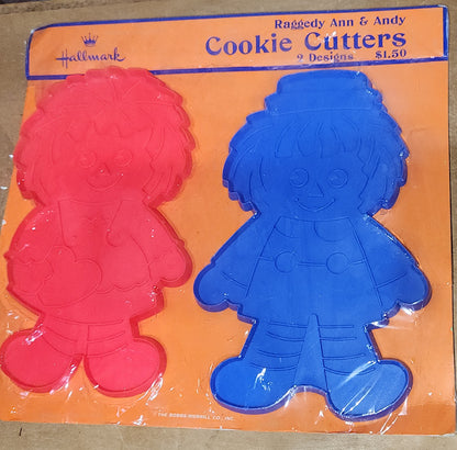 Vintage Collectible Cookie Cutter Hallmark Raggedy Ann & Andy 8"