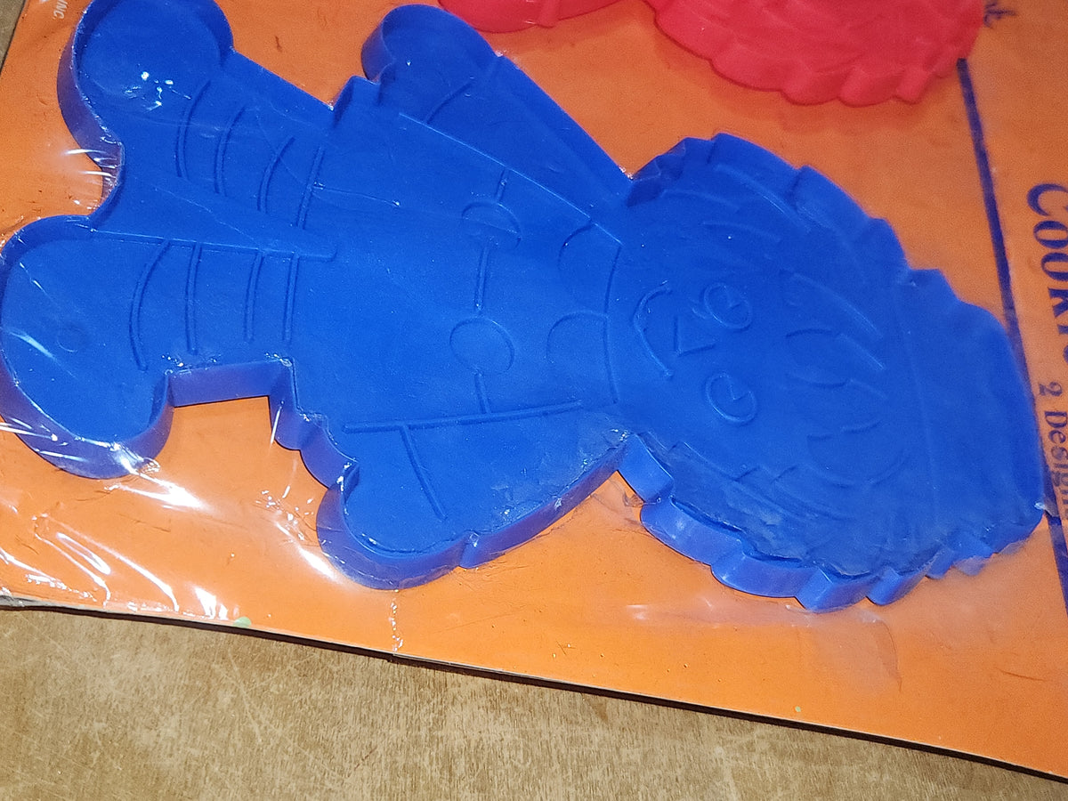 Vintage Collectible Cookie Cutter Hallmark Raggedy Ann & Andy 8"