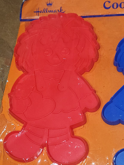Vintage Collectible Cookie Cutter Hallmark Raggedy Ann & Andy 8"