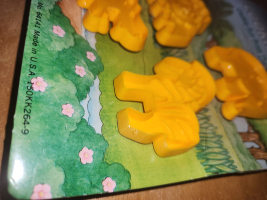 Vintage Collectible Cookie Cutter Hallmark Animal Snacks NOS