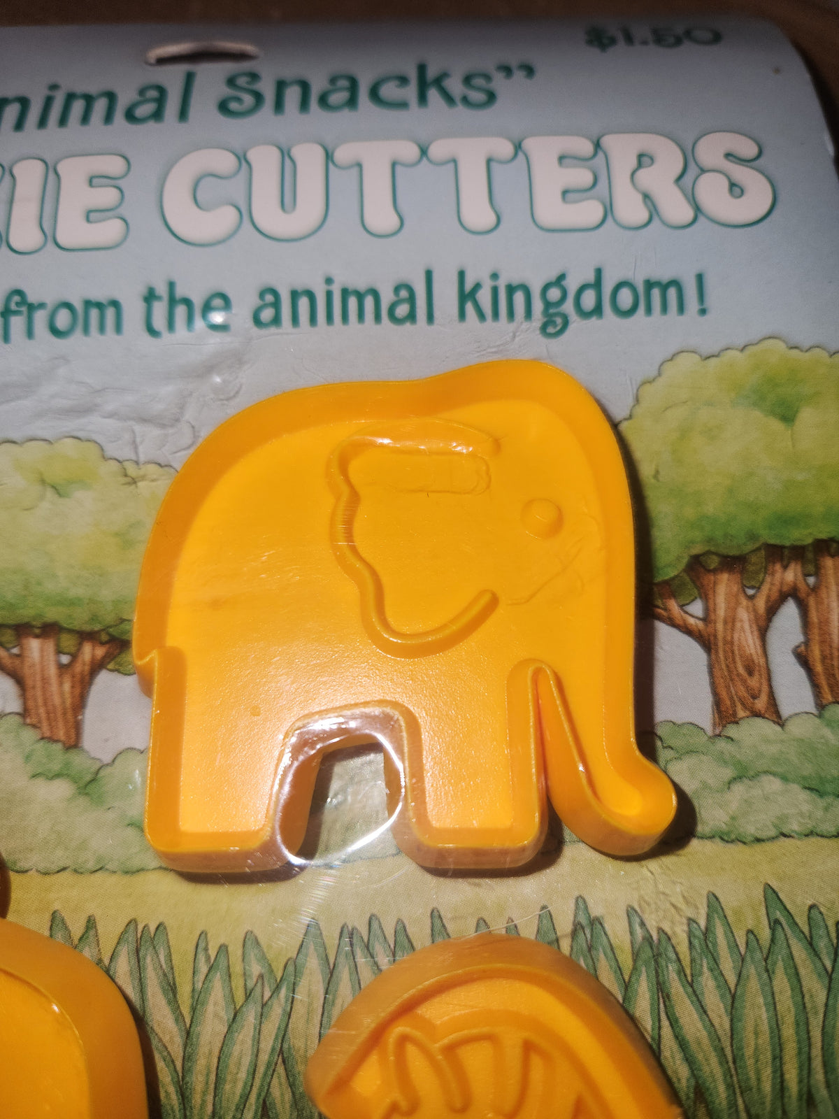 Vintage Collectible Cookie Cutter Hallmark Animal Snacks NOS