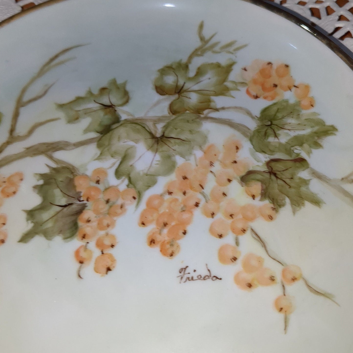 Porcelain Hand-Painted 7" Plate G7