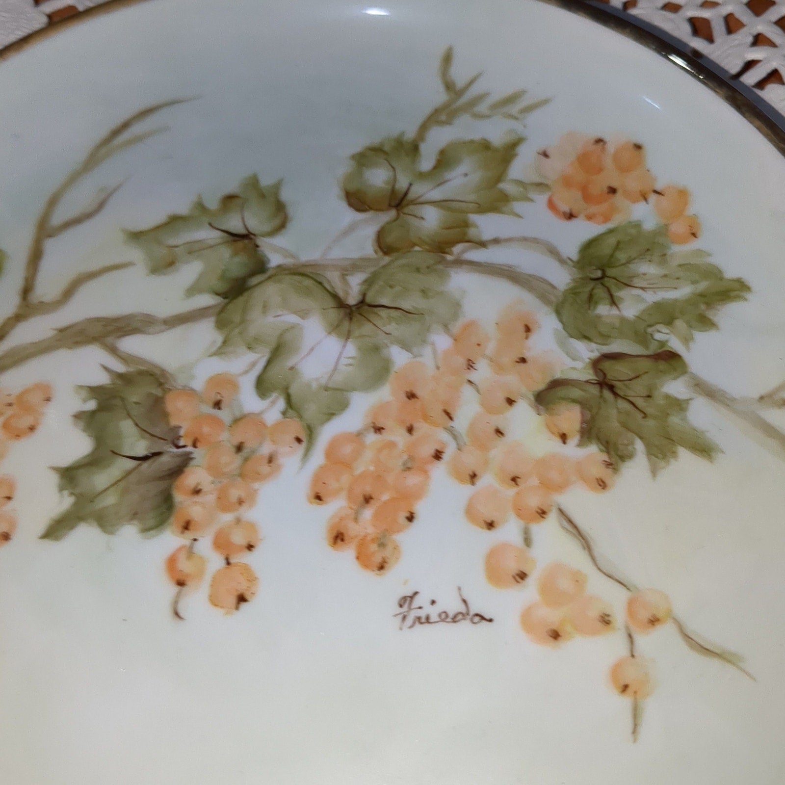 Porcelain Hand-Painted 7" Plate G7