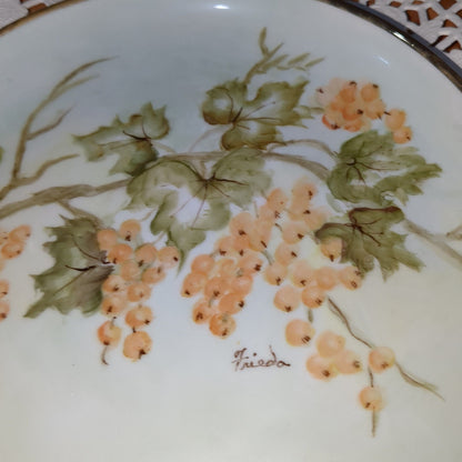 Porcelain Hand-Painted 7" Plate G7