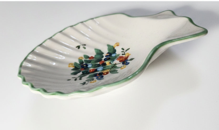 Festive Season Mikasa EB451 Shell Dish Candy Trinket Soap Scalloped Christmas Dish Made in Japan