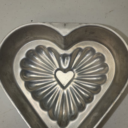 Vintage Aluminum Heart Mold Jello Cake Ice Mold alu114
