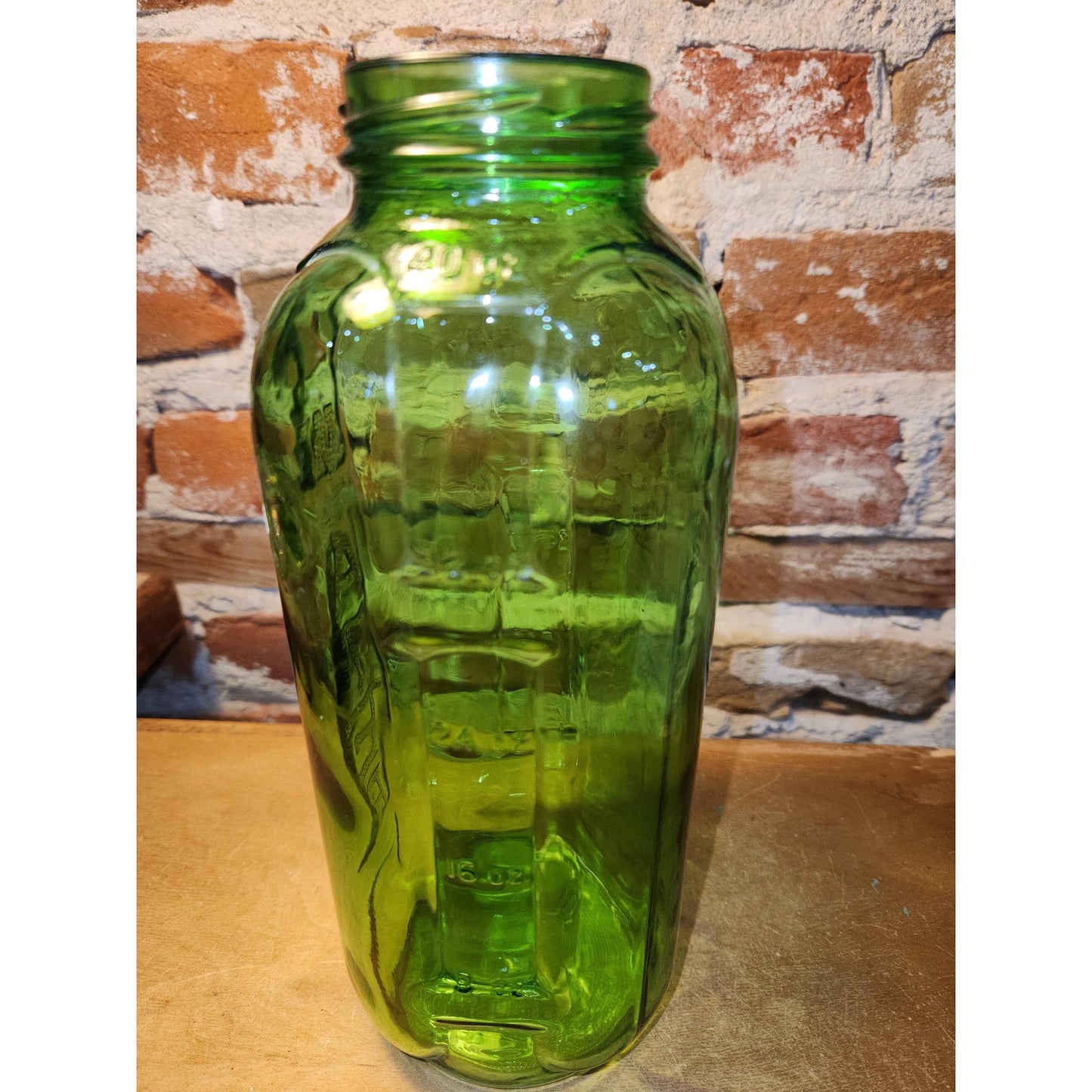 Vintage Anchor Hocking Green Glass 40 oz Water Juice Refrigerator Bottle Jar jar111