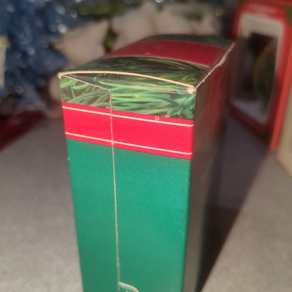 Vintage Hallmark Keepsake Ornament Mom and Dad 1990 Bear Mailbox in Box
