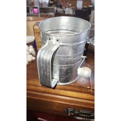 Vintage Bromwell's 3 Cup Flour Sifter fs5