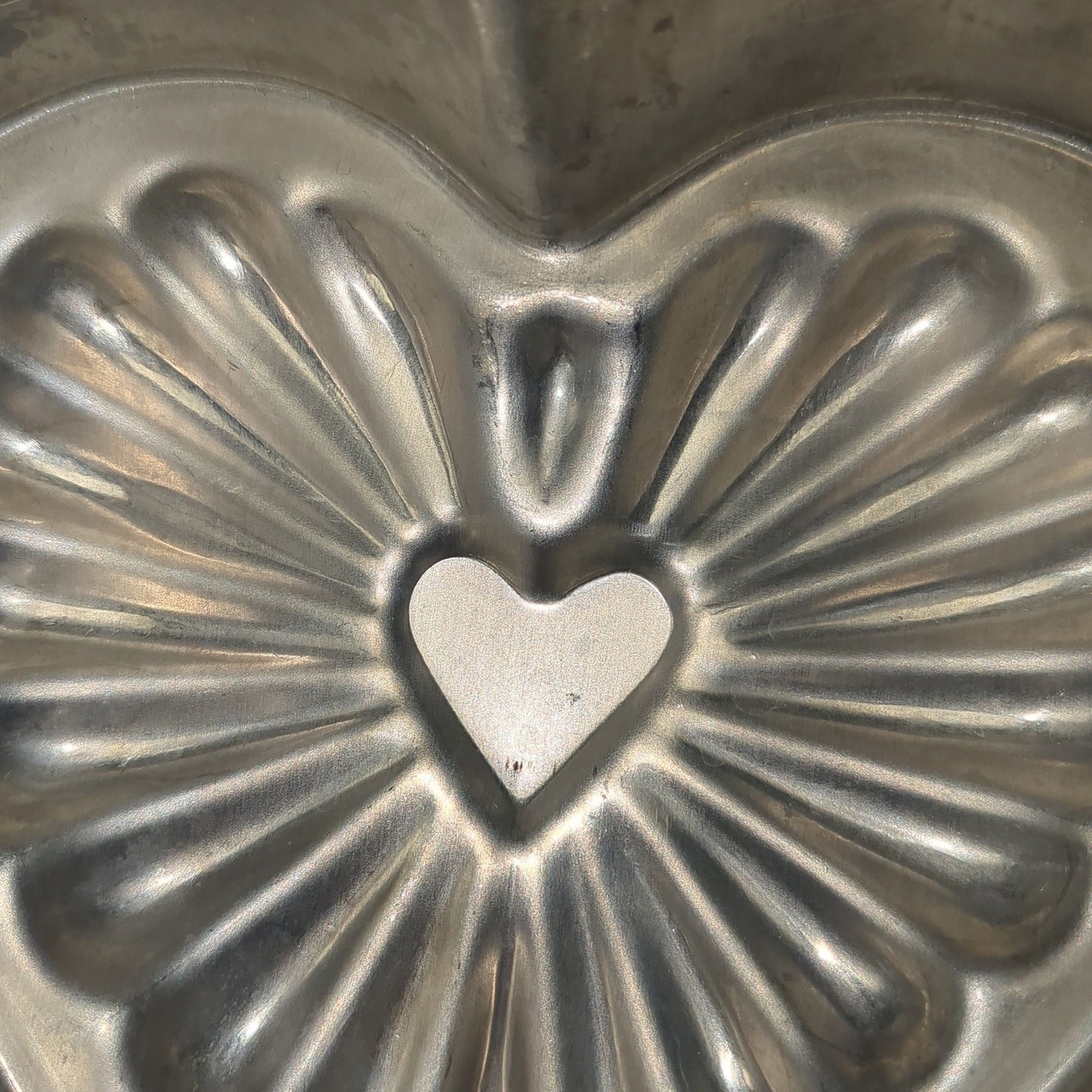 Vintage Aluminum Heart Mold Jello Cake Ice Mold alu114